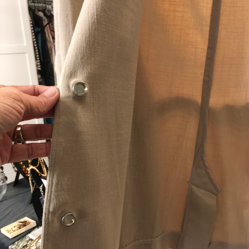 Halston Light Weight Early Fall Jacket.Classic An… - image 3